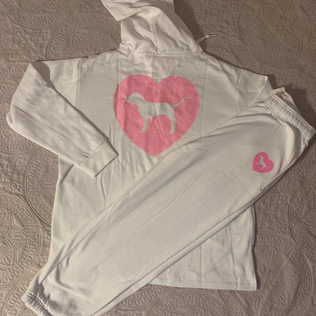 Victoria’s Secret Pink Originals White Pullover Hoodie & Baggy Campus Sweatpants